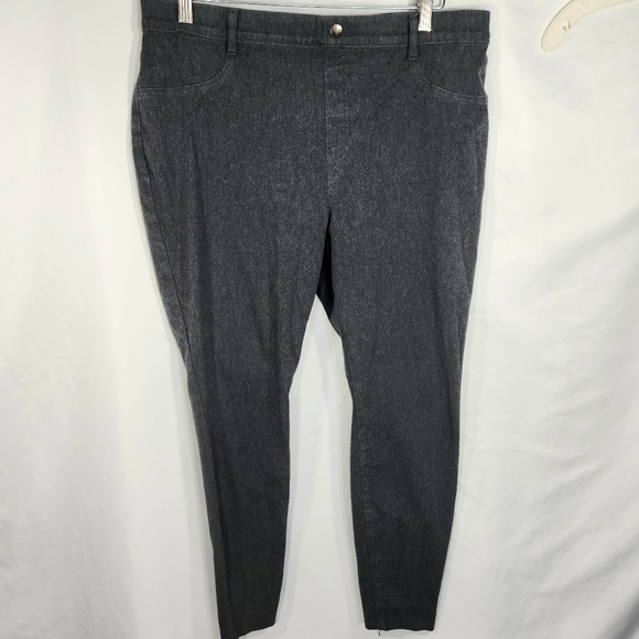 Time and Tru Grey Leggings with Back Pockets Plus Size XXL (20) - Picture 1 of 10